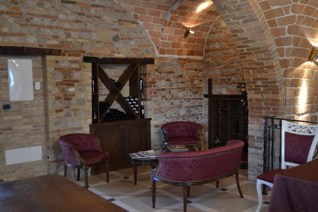 Agriturismo De Luca Mozzagrogna Eksteriør billede