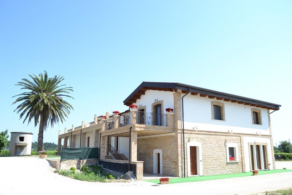 Agriturismo De Luca Mozzagrogna Eksteriør billede