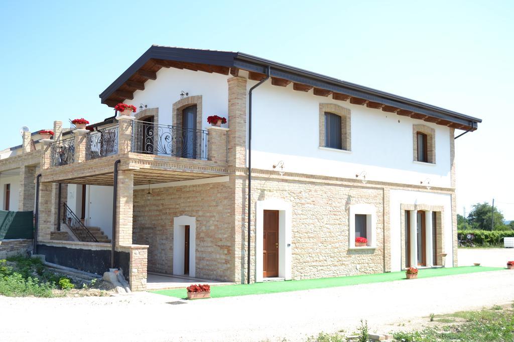 Agriturismo De Luca Mozzagrogna Eksteriør billede