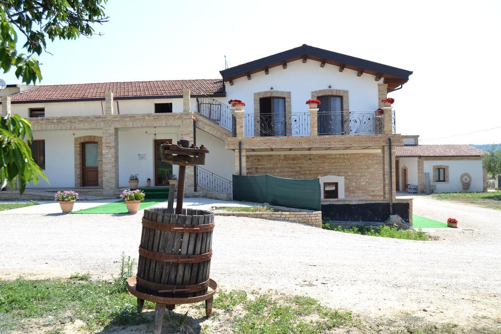Agriturismo De Luca Mozzagrogna Eksteriør billede