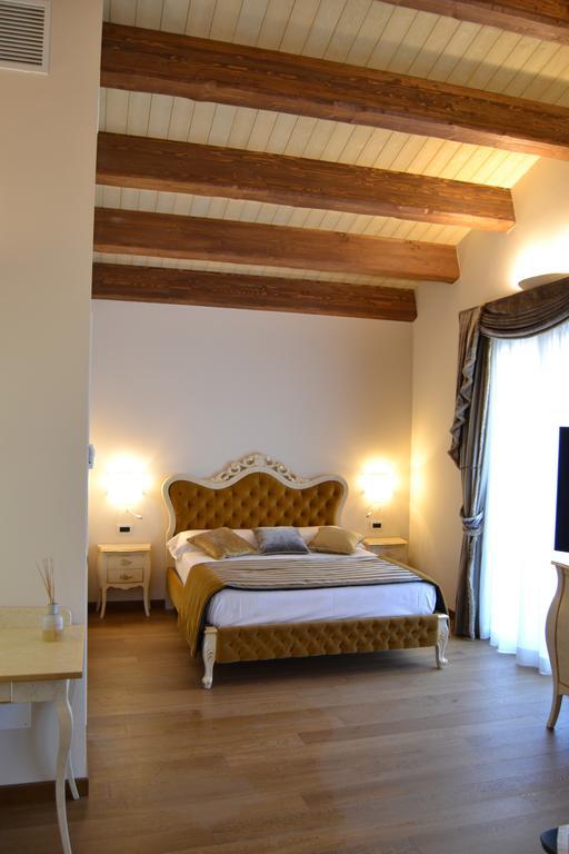 Agriturismo De Luca Mozzagrogna Eksteriør billede