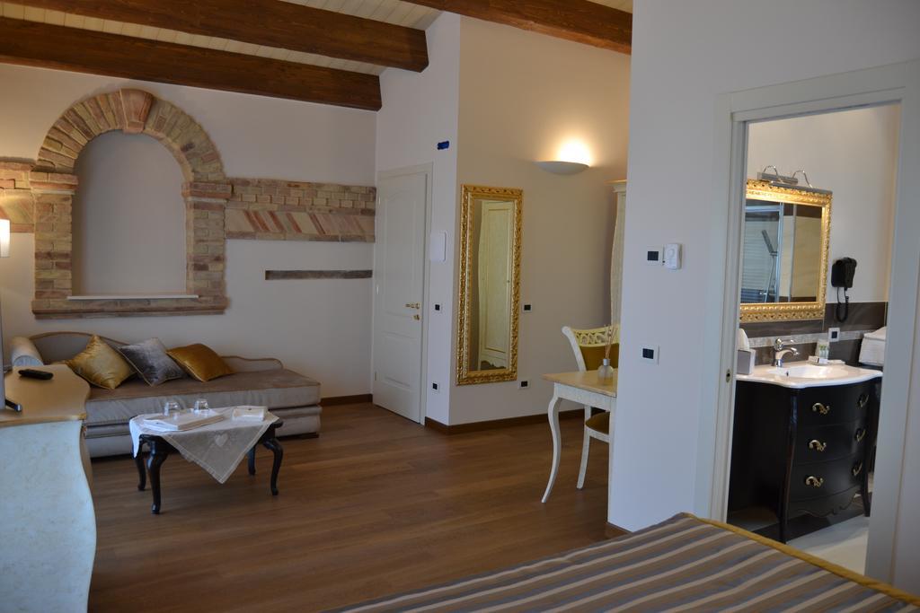 Agriturismo De Luca Mozzagrogna Eksteriør billede