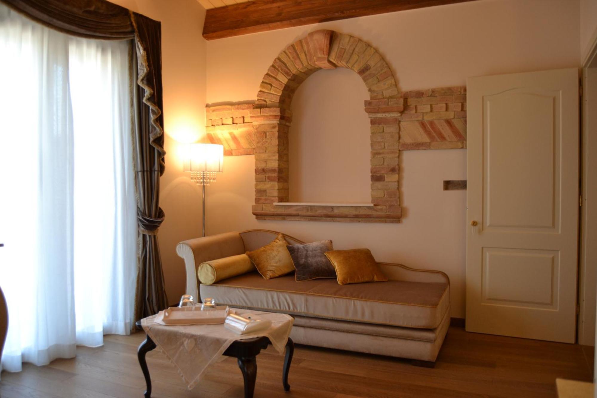 Agriturismo De Luca Mozzagrogna Eksteriør billede