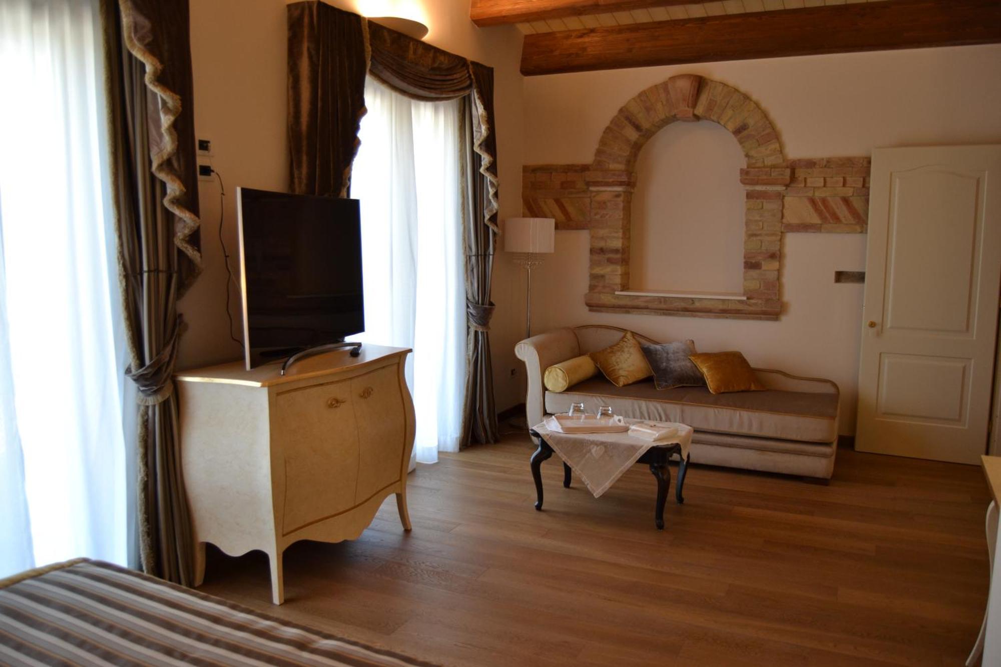 Agriturismo De Luca Mozzagrogna Eksteriør billede
