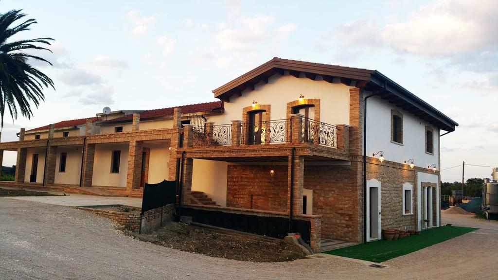 Agriturismo De Luca Mozzagrogna Eksteriør billede