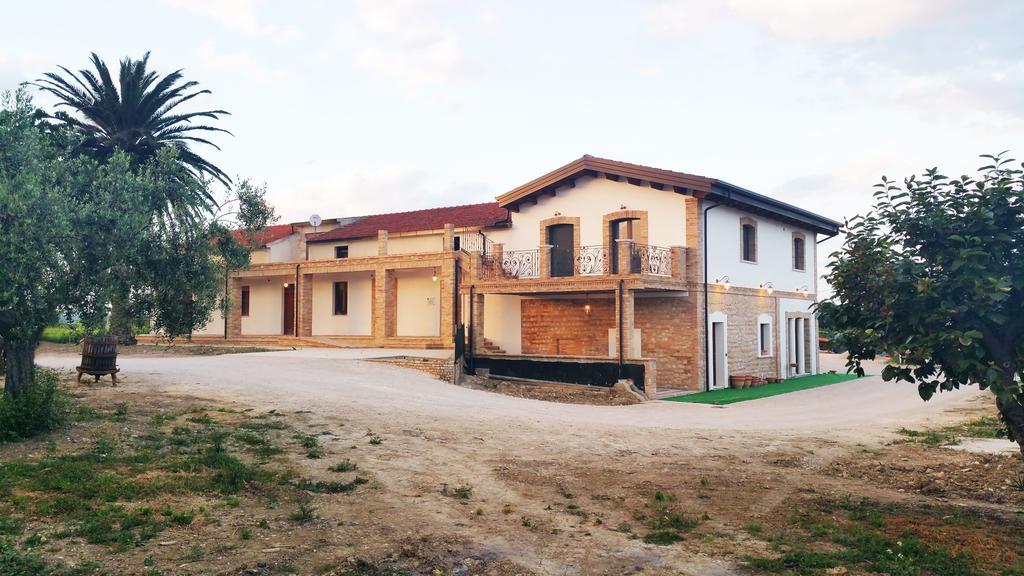 Agriturismo De Luca Mozzagrogna Eksteriør billede
