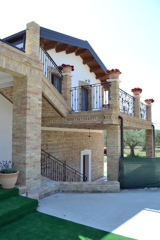 Agriturismo De Luca Mozzagrogna Eksteriør billede